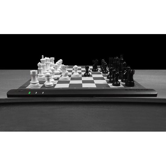Square Off Pro - Tablero electrónico de ajedrez para adultos y niños, Alimentado por IA y digital, Juega contra IA o amigos, Tablero de ajedrez  portátil y enrollable